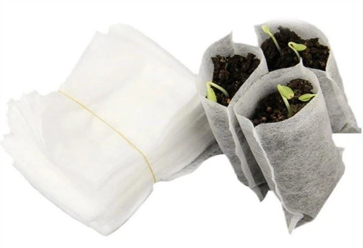 Biologicky odbúrateľný vak na pestovanie